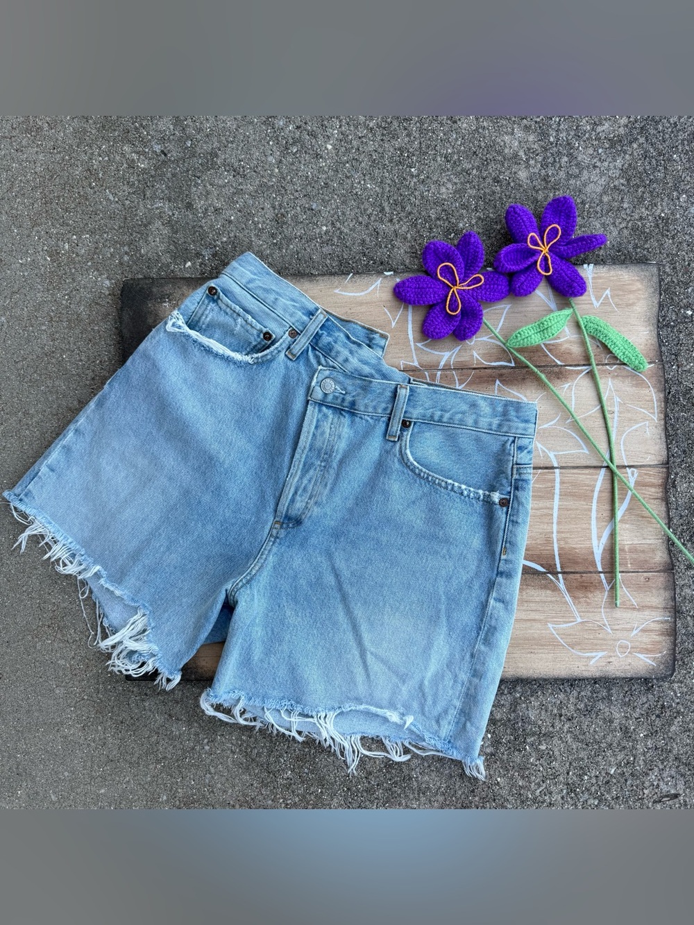 Agolde High Rise Criss Cross Waistband Jean Shorts Size 29